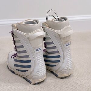 Women’s Prion Thirtytwo 32 snowboarding boots size 9